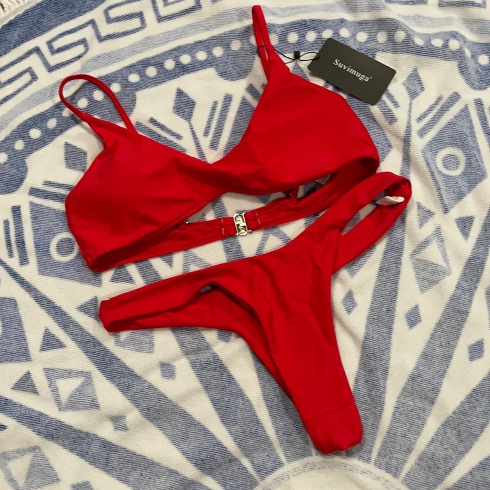 NWT women’s red triangle bikini M